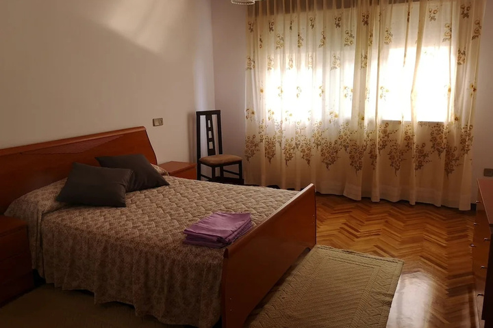 Room 2 of 11
