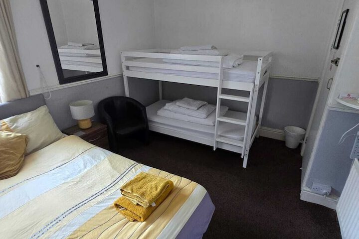 Room 3 of 41