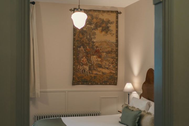 Room 6 of 123
