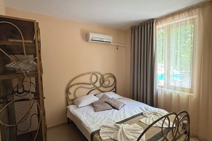 Room 93 of 209