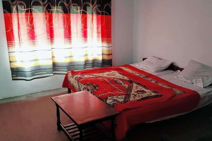 Room 10 of 14