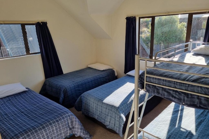 Room 4 of 11
