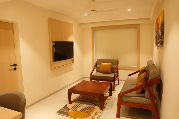 Room 27 of 48