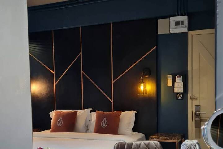 Room 18 of 48