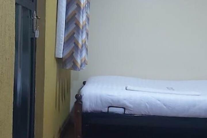 Room 13 of 26
