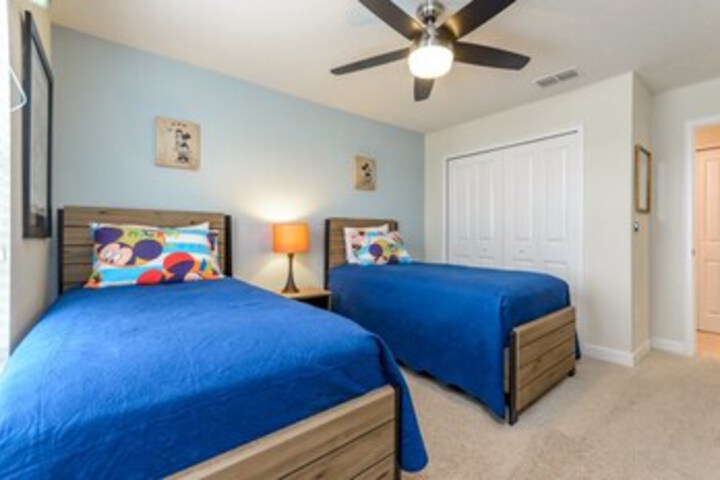 Room 9 of 26