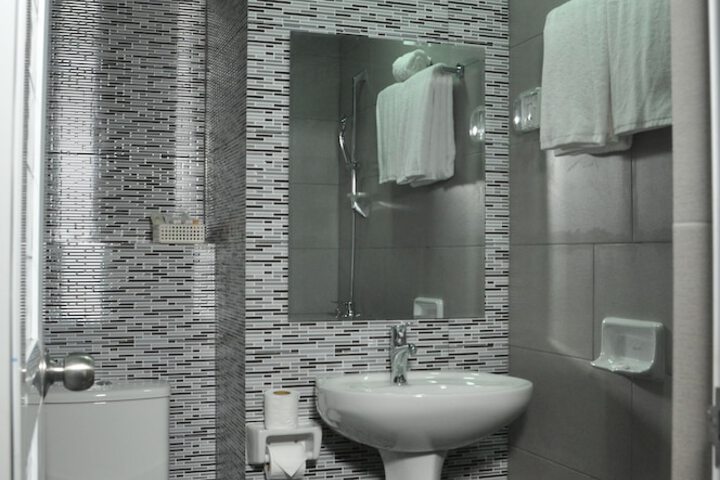 Room 14 of 30