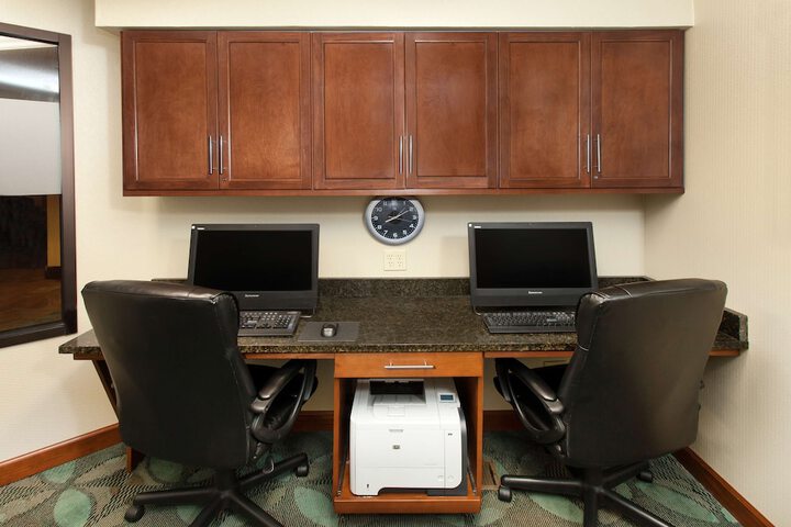 Business Center 52 of 56