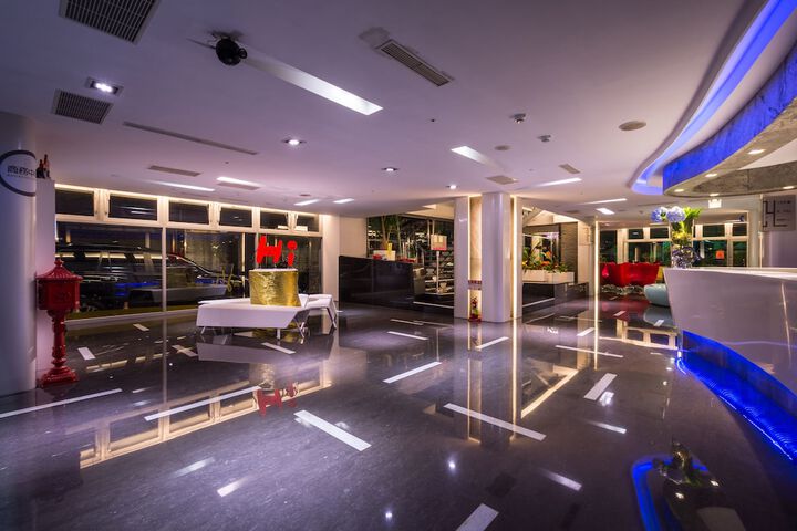 Guest Lobby