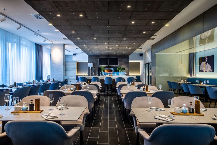 Dining 83 of 122