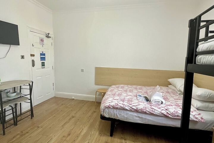 Room 72 of 148