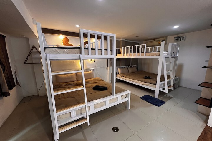 Room 9 of 41