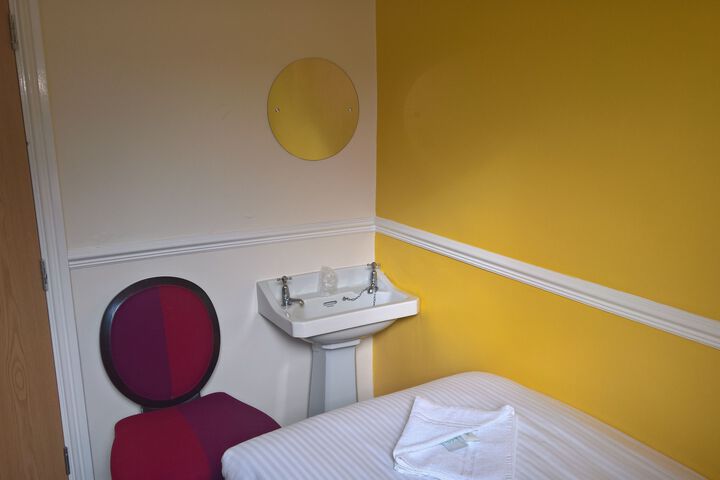Room 27 of 30