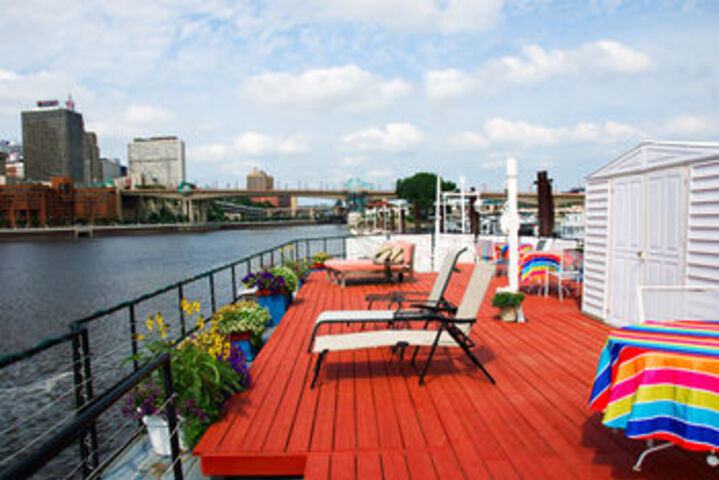 Sundeck 27 of 30