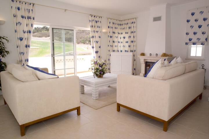 Room 15 of 40