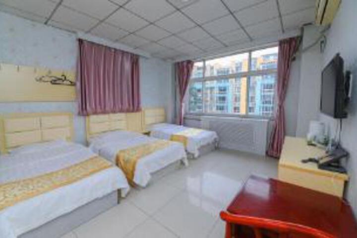 Room 4 of 6