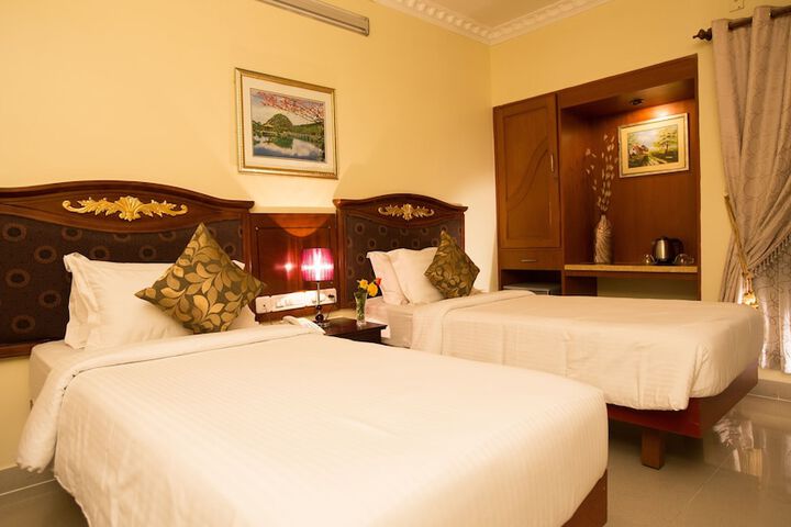 Room 5 of 36