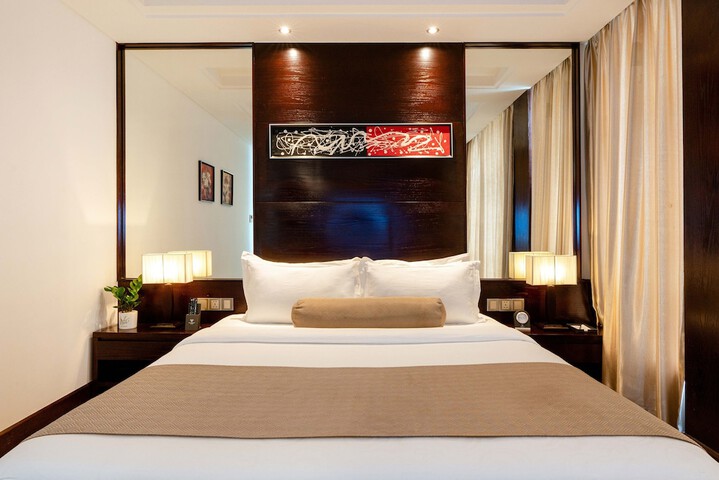 Room 20 of 168