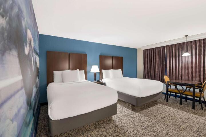 2 Double Beds Upstairs High Speed Internet Micro Frig Full Breakfast (4 of 9)
