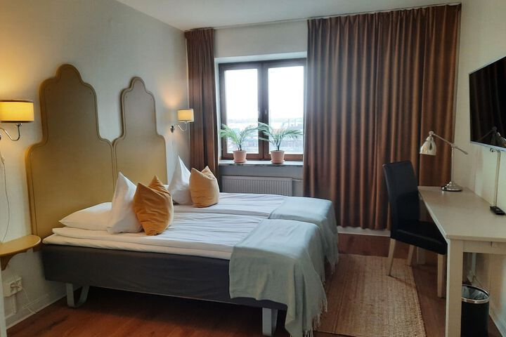 Room 21 of 50