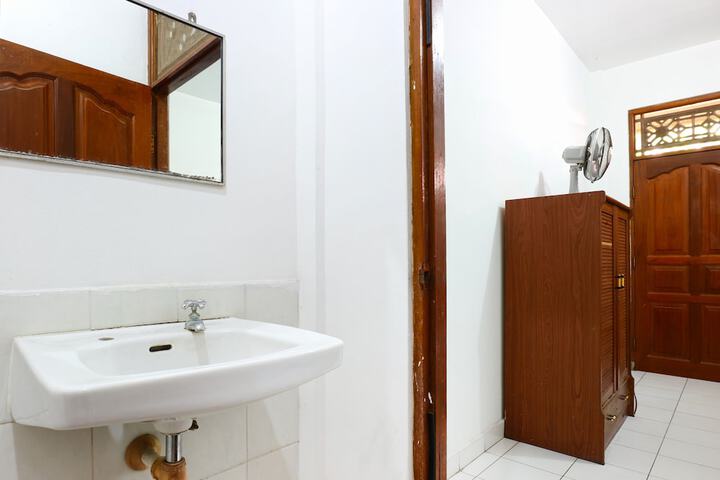Room 4 of 24