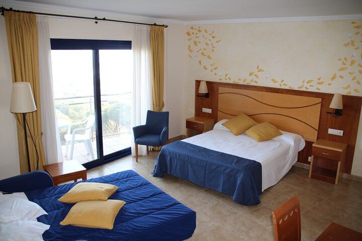 Room 12 of 36