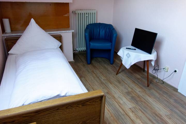 Room 7 of 71