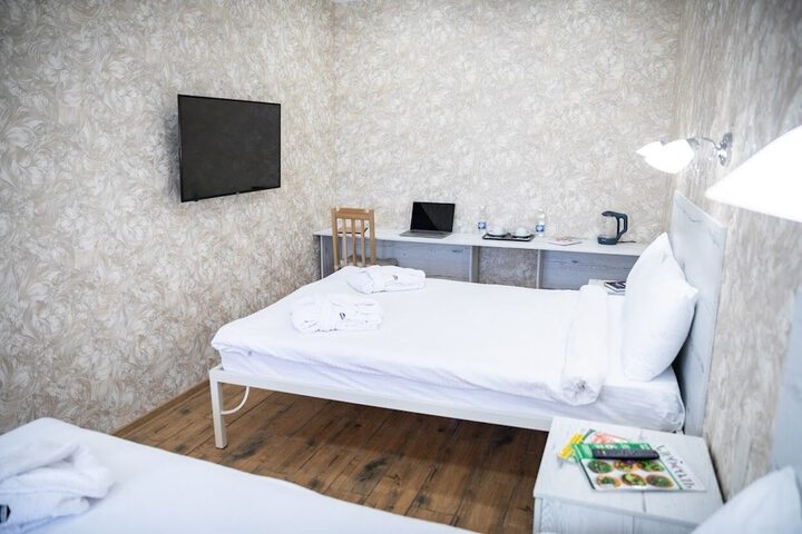 Room 13 of 44