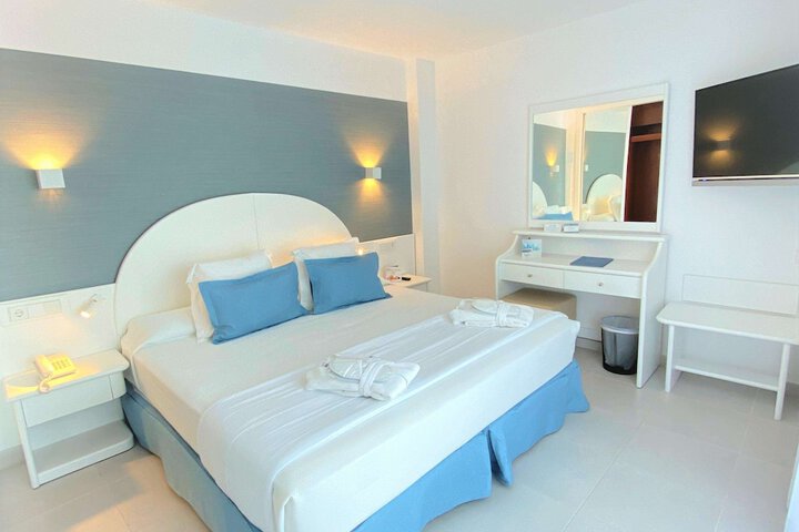 Room 41 of 237
