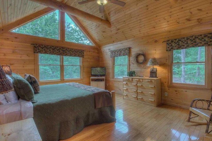 Room 4 of 5