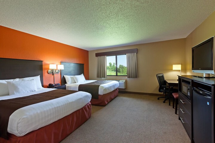 2 Double Beds Accessible Room (1 of 3)