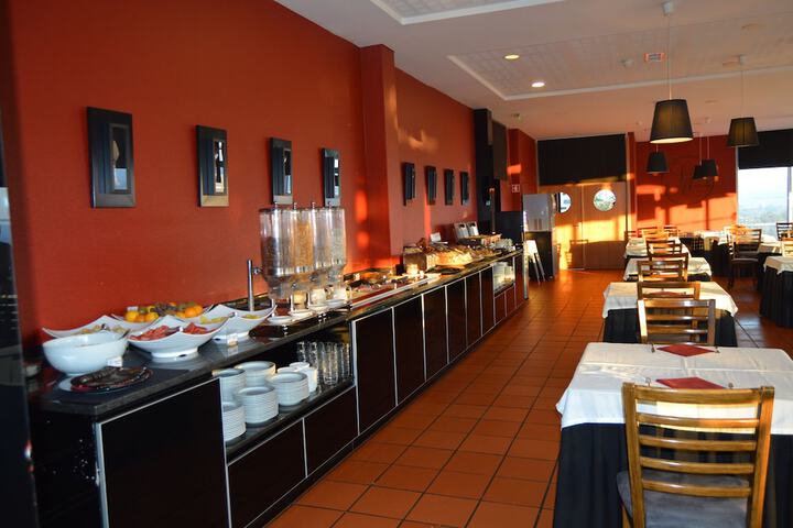 Dining 44 of 59