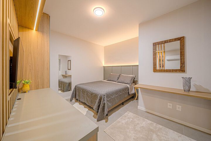 Room 18 of 18