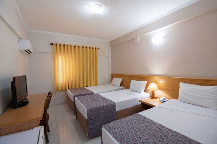 Room 12 of 26