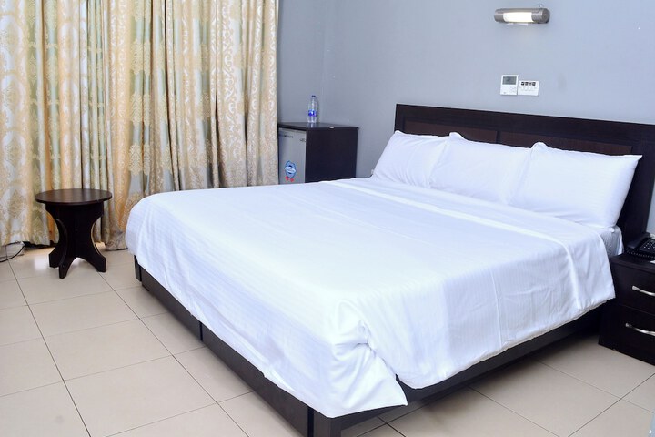 Room 2 of 15