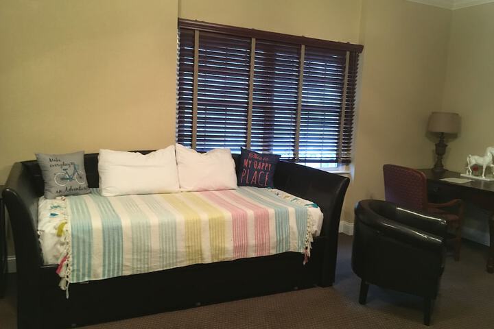 Quadruple Classic Queen Bed (10 of 13)
