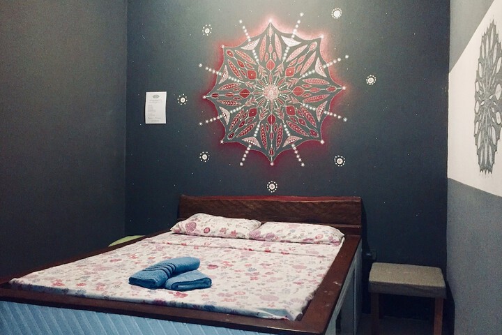 Room 12 of 23