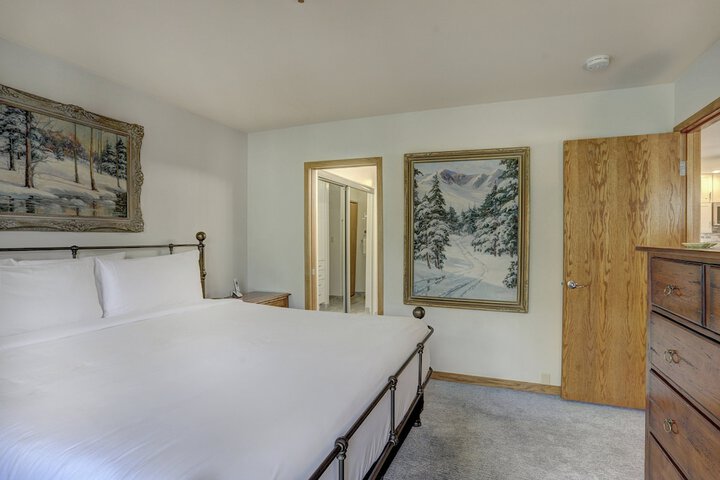 Room 4 of 95