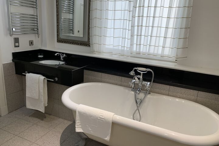 Room 93 of 105