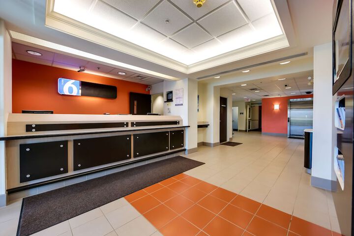 Hotel Interior 4 of 28