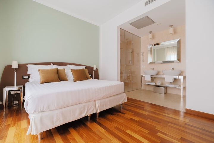 Room 20 of 74
