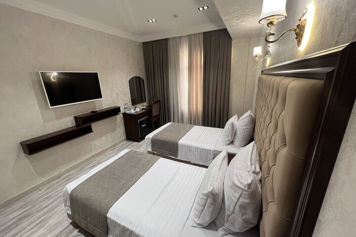 Room 9 of 49