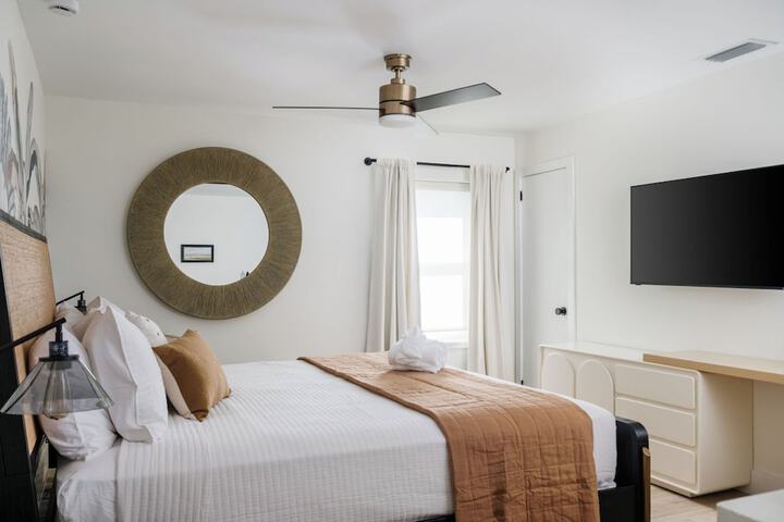 Room 35 of 118