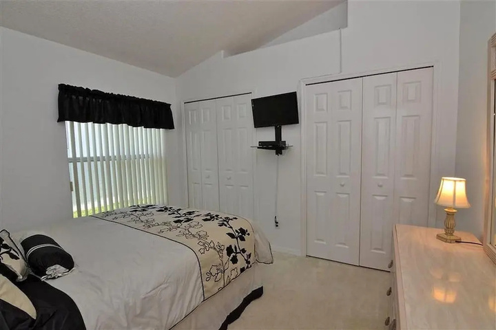 Room 5 of 24
