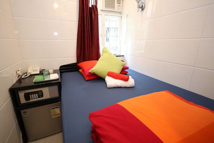 Room 58 of 100