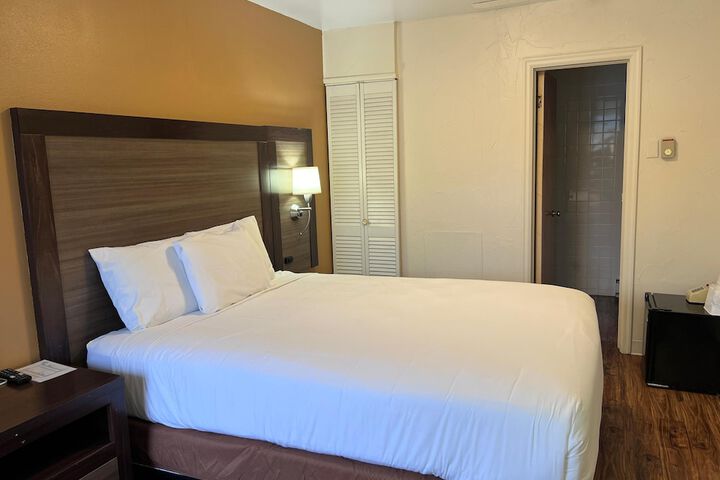 Room 15 of 46