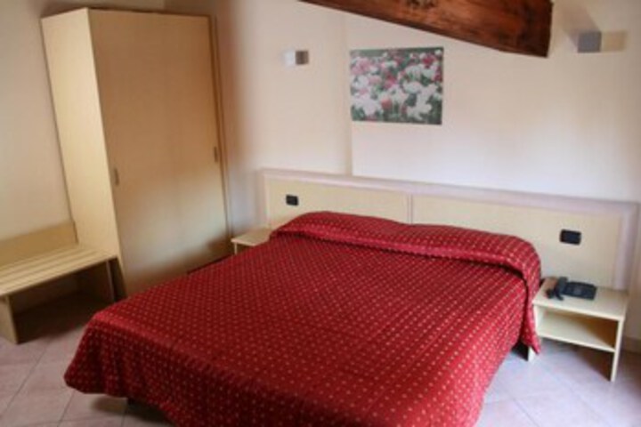 Room 11 of 21