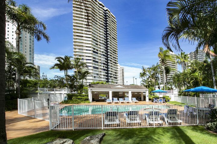 Pool Hotel