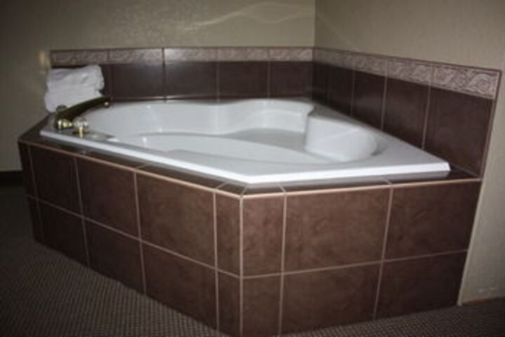 Hot Tub 23 of 35