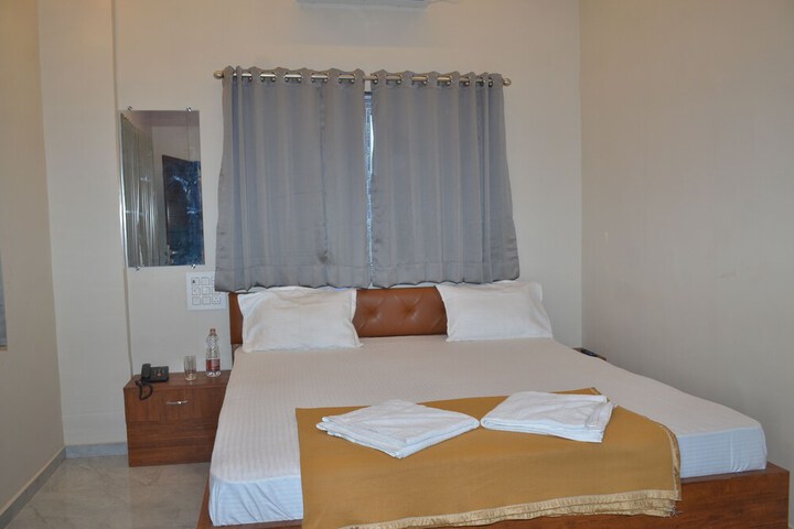 Room 7 of 39